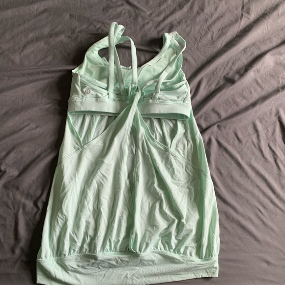 Lululemon teal tank size 6 - Picture 2 of 2